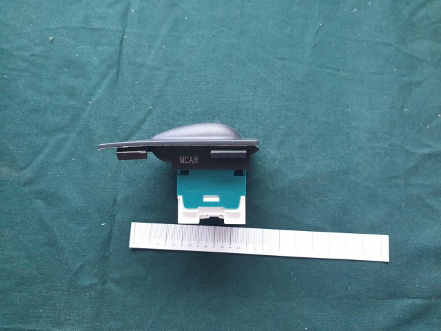 Fiat Doblo II. utángyártott új bal első ablakemelő kapcsoló 735417033