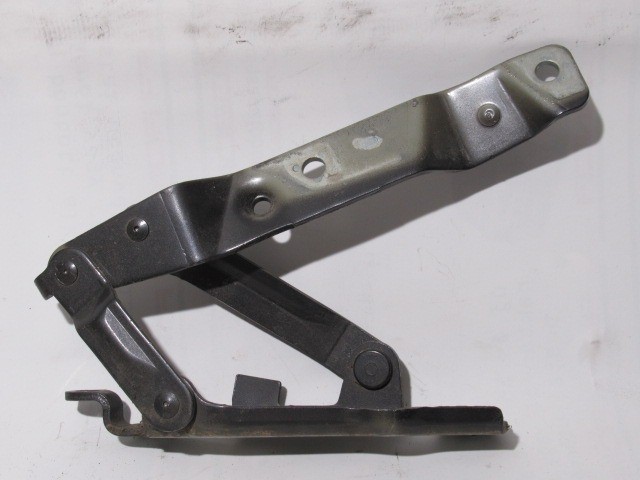 118614 Alfa Romeo Gt 2003-2010 fekete színű jobb oldal csomagtérajtó zsanér 60680524