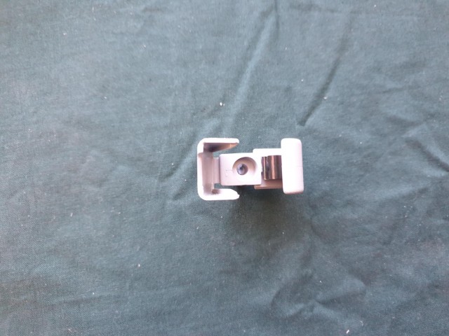 Alfa Romeo 156 gyári új szürke színű napellenző tartó 735241339