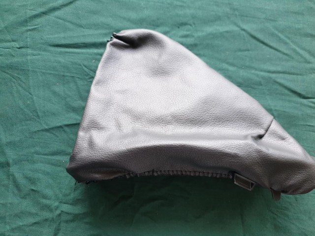 Fiat Stilo 3 ajtós gyári új kézifék szoknya 735297561