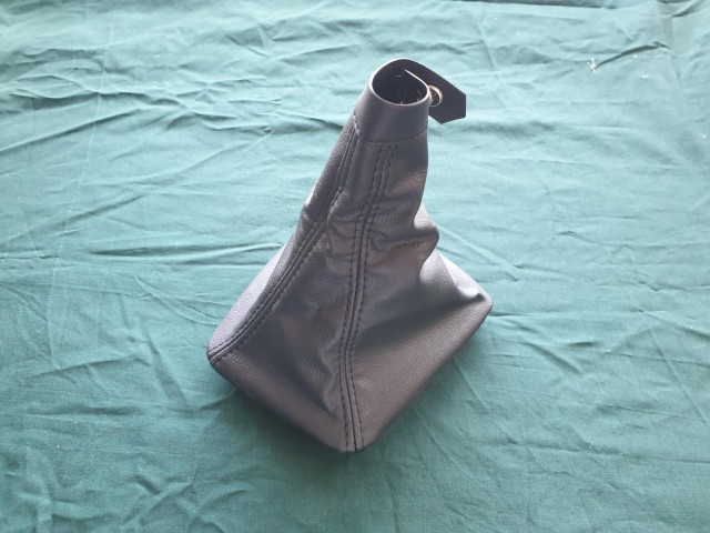 Fiat Stilo  3 ajtós gyári új váltószoknya  735297559