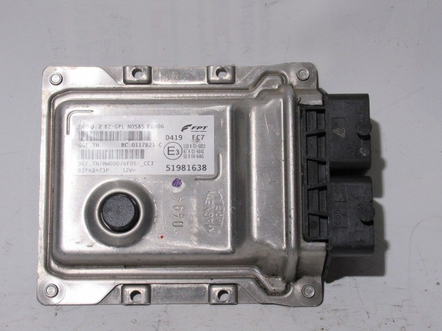 Fiat 500 1,2 8v benzin motorvezérlő 51981638