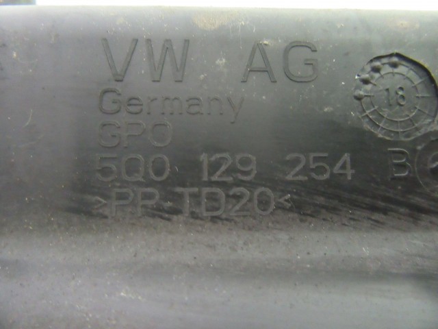 Škoda Karok felső hűtő légterelő  5q0129254