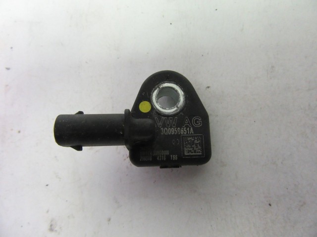 Škoda Karok első ütközés szenzor 3q0959651a