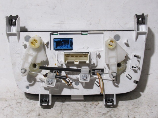 Fiat Grande Punto nem klímás manuális fűtés kapcsoló 7354198090