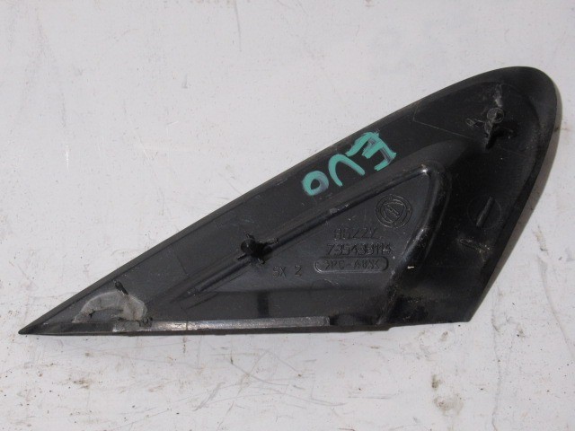 Fiat Punto bal első sárvédő csavar takaró háromszög műanyag 735438114