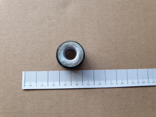 Alfa Romeo 147 gyári új,  felső motor takaró tartó gumibak   7786065