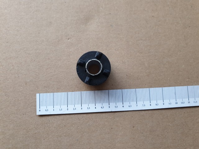 Alfa Romeo 147 gyári új,  felső motor takaró tartó gumibak   7786065