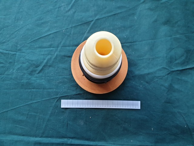  Chrysler Caravan gyári új ütköző gumibak hátsó futóműhöz  K04721352AA