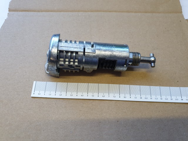 Fiat Bravo II.  2007-2014 új, bal első ajtó zárhenger ház