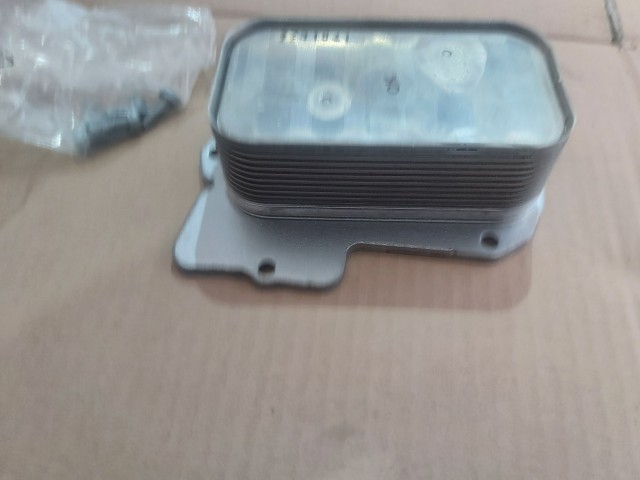 Lancia Voyager 2,8 Diesel gyári új motorolajhűtő K68035488AA