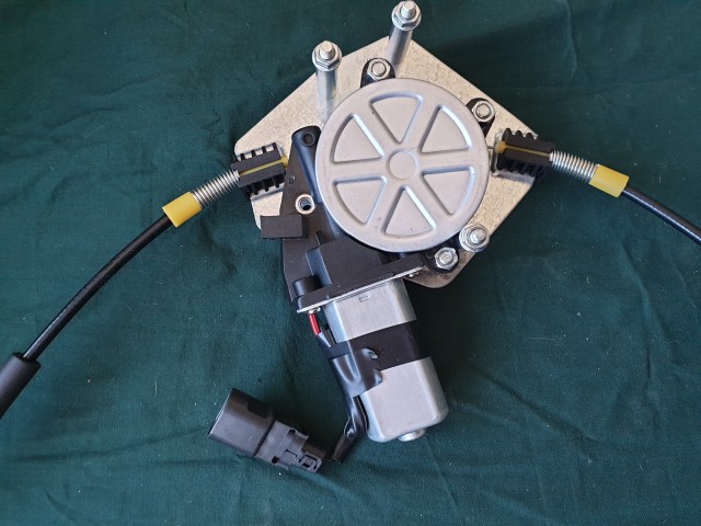 Alfa Romeo 147 utángyártott új jobb első elektromos ablakemelő 46751870