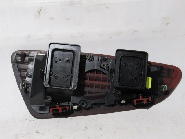 Alfa Romeo Brera, Spider középső levegőbeömlő a műszerfalon  156068299