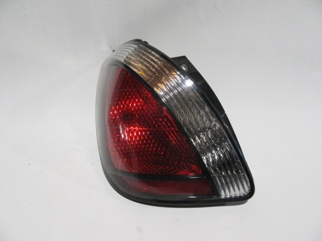 Kia Rio 5 ajtós 2005-2011 bal hátsó lámpa 92402-1g2r