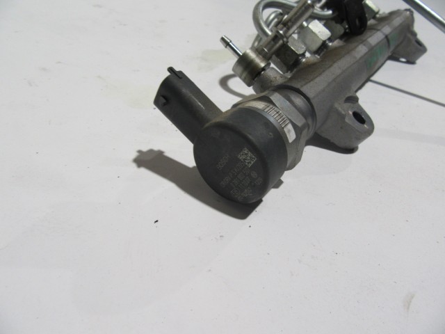 Kia Rio 1,5 Diesel rail cső 0445214111