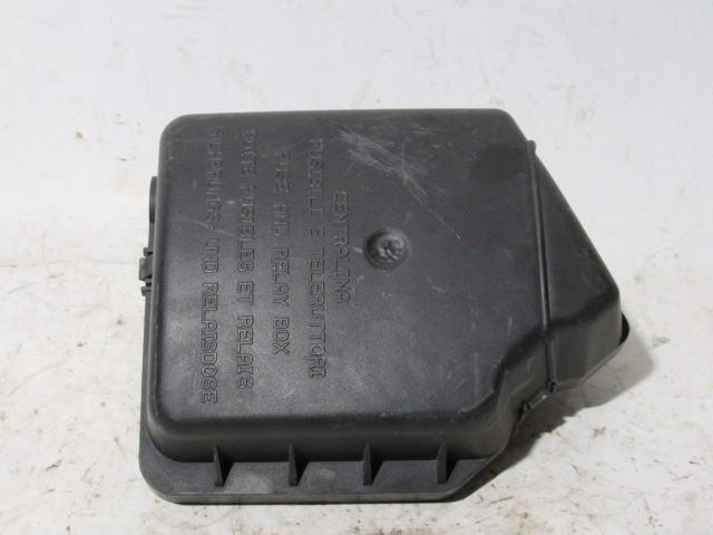 Fiat Punto II.-III. külső biztosítéktábla ház felső része 735290874