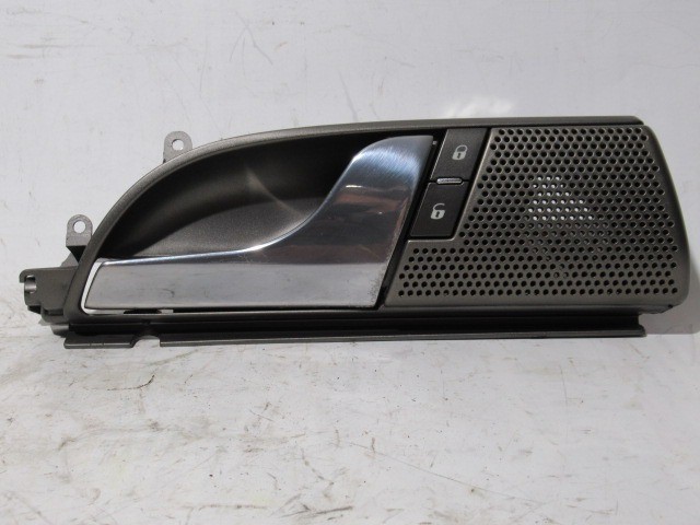 118343 Lancia Thesis bal hátsó belső kilincs, a képen látható sérüléssel 99099151