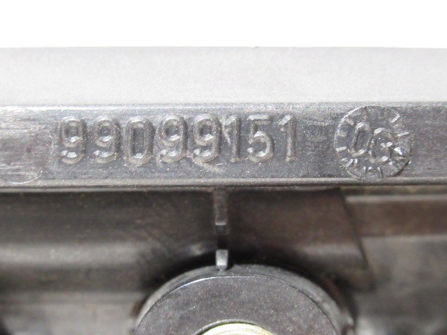 118345 Lancia Thesis bal hátsó belső kilincs, a képen látható sérüléssel 99099151