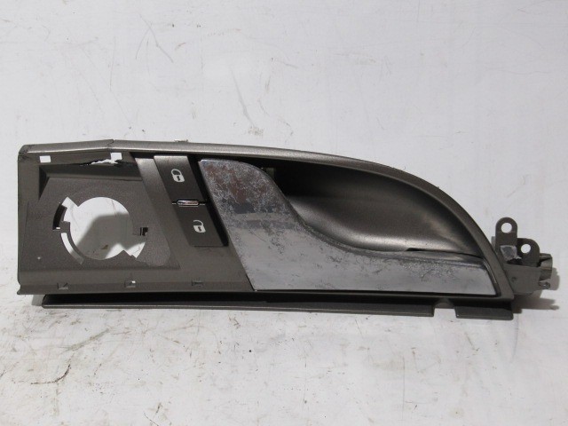 118346 Lancia Thesis jobb hátsó belső kilincs, a képen látható sérüléssel 99099251