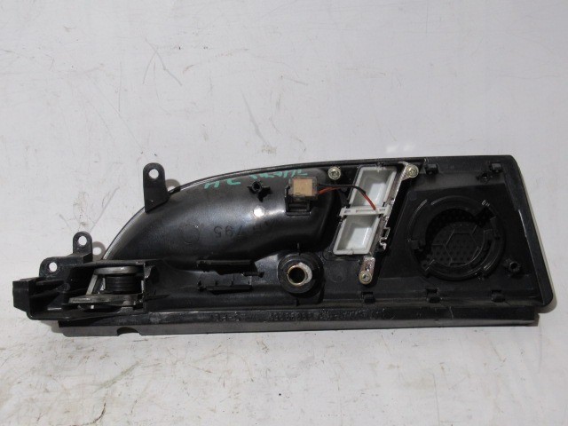 118347 Lancia Thesis jobb hátsó belső kilincs, a képen látható sérüléssel 99099251