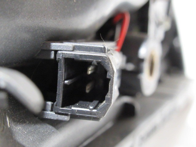 118348 Lancia Thesis jobb hátsó belső kilincs, a képen látható sérüléssel 99099251