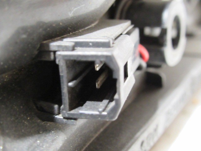 118349 Lancia Thesis jobb hátsó belső kilincs, a képen látható sérüléssel 99099251