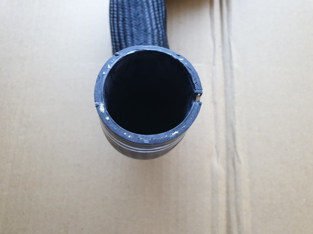 Fiat Bravo 2007-2014, Lancia Delta 2008-2014 utángyártott új levegő cső, az intercoller és a szívócsonk között 51879552