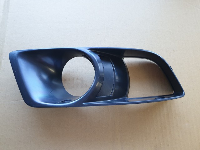 Alfa Romeo 156 FL  2003-2005 gyári új , jobb oldali ködlámpa keret 156051591