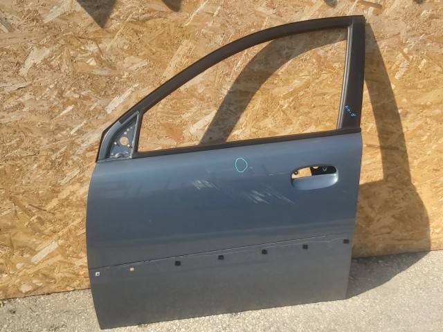116925   Kia Rio 5 ajtós 2005-2011 bal első ajtó a képen látható sérüléssel