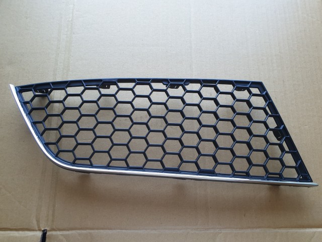 Alfa Romeo MiTo gyári új ,jobb alsó díszrács 156084787