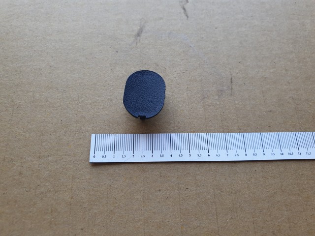 Alfa Romeo 147 , Gt gyári új, belső kilincs csavar takaró kupak 735395635  !!!!! Ragad!!!!