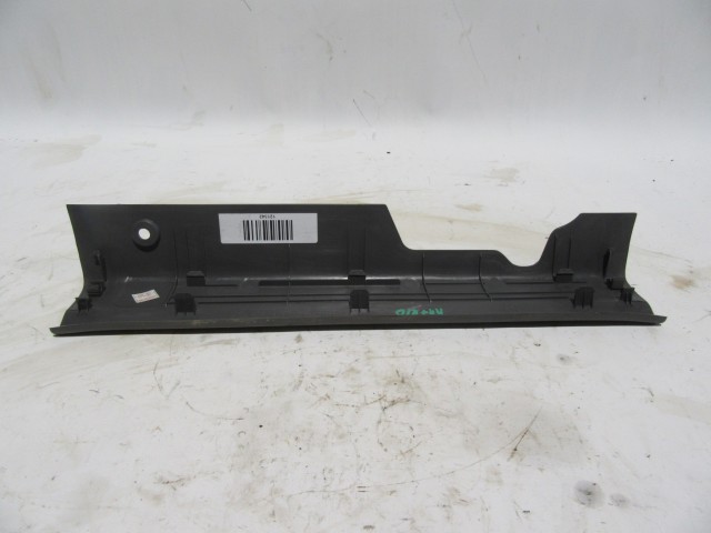 121342 Kia Rio 5 ajtós 2005-2011 jobb első küszöb belső borítás 85872-1g000