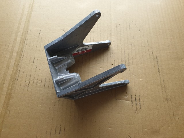 Alfa Romeo 147 gyári új könyöklő tartó 735287147