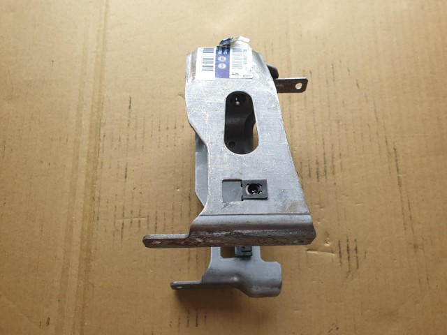 Fiat Stilo 5 ajtós gyári új, könyöklő tartó vas 46811736