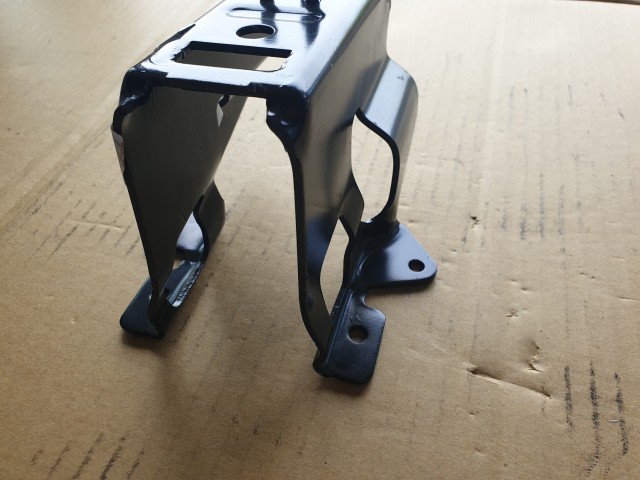 Alfa Romeo MiTo, Fiat Grande Punto gyári új, könyöklő tartó vas 51724513