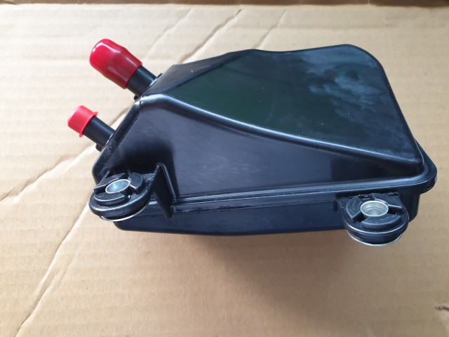 Alfa Romeo 159, Brera, Spider gyári új szervó olaj tartály 51880990