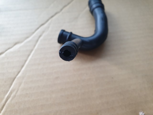 Fiat Stilo 1,2 16v , Panda II. 1,4 16v benzin gyári új, karter gáz cső 46800178