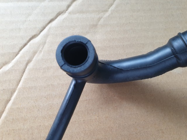 Fiat Stilo 1,2 16v , Panda II. 1,4 16v benzin gyári új, karter gáz cső 46800178