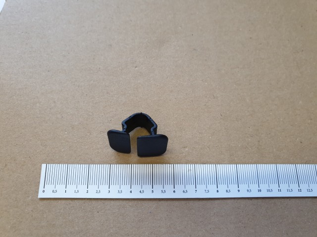 Fiat Grande Punto, Punto Evo utángyártott új motorháztető szigetelést rögzítő patent 46804433 