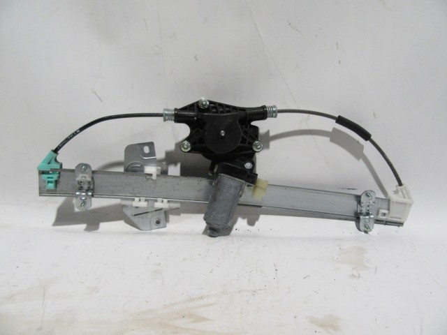 121476 Kia Rio 5 ajtós 2005-2011 jobb első elektromos ablakemelő 