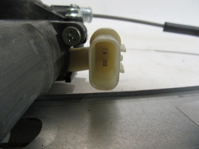 121476 Kia Rio 5 ajtós 2005-2011 jobb első elektromos ablakemelő 