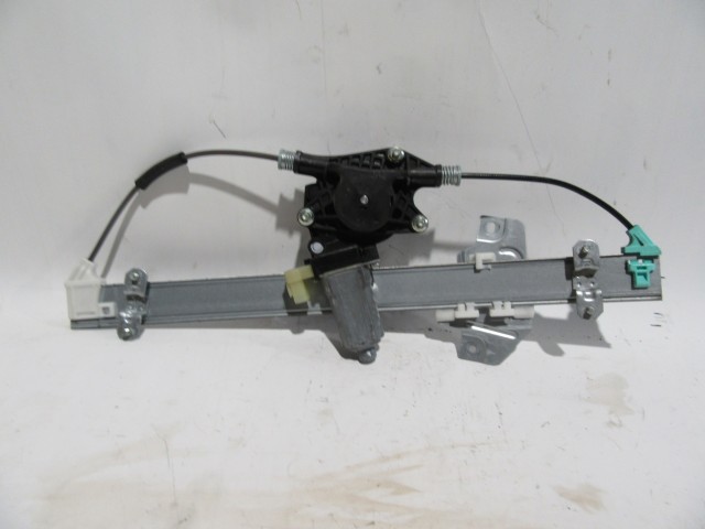 121477 Kia Rio 5 ajtós 2005-2011 bal első elektromos ablakemelő 