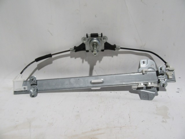 121478 Kia Rio 5 ajtós 2005-2011 bal hátsó manuális ablakemelő 