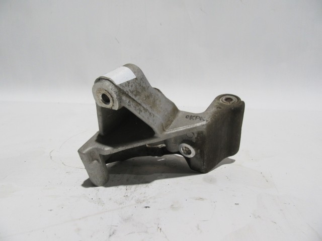 121217 Kia Rio 2005-2011 1,5 Diesel kormányszervó szivattyú tartó alubak 