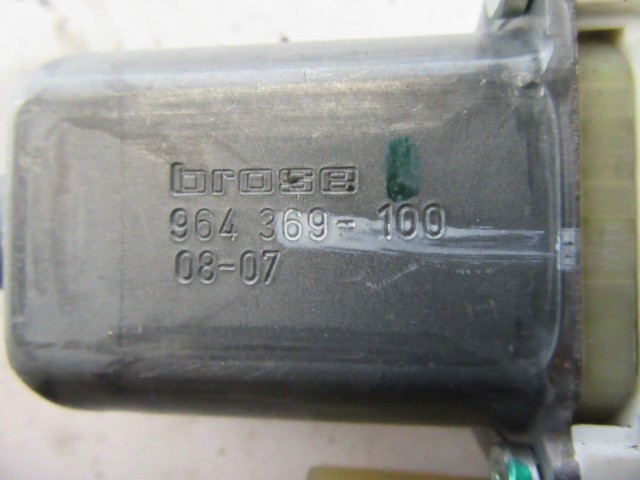 Dodge Journey bal hátsó ablakemelő motor 0130822475