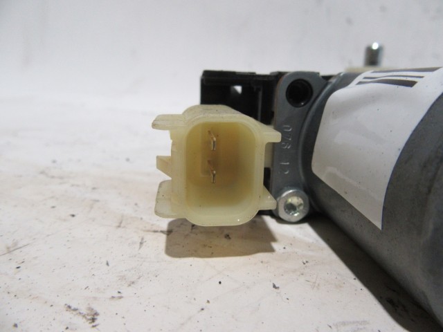 Ford Fiesta bal hátsó ablakemelő motor 8a6114a389a