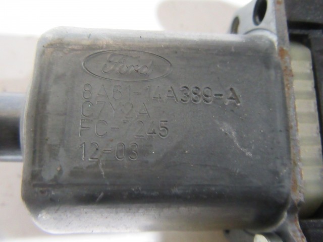 Ford Fiesta bal hátsó ablakemelő motor 8a6114a389a