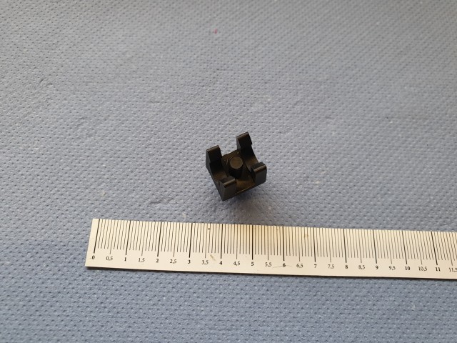 Fiat Doblo motorháztető kitámasztót rögzítő műanyag 46789809