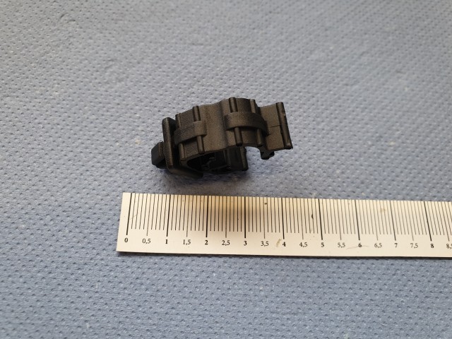 Alfa Romeo, Fiat, Lancia gyári új, kézifék kötél rögzítő 46817858