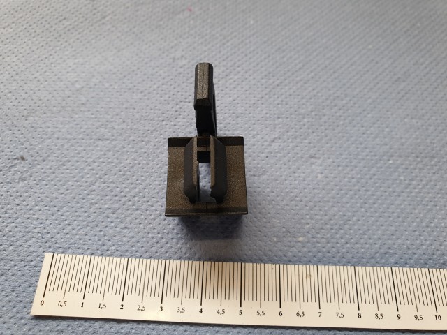 Alfa Romeo, Fiat utángyártott új, motorháztető kitámasztó rúd alsó rögzítő patent 7622907